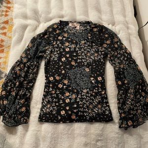 Willow+ Root black flared sleeve floral top